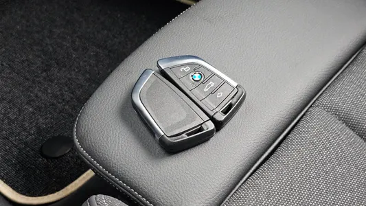 BMW 1 Series (F40) 120i 2023 29