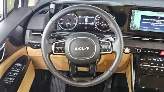 Kia Carnival 7 2023 11