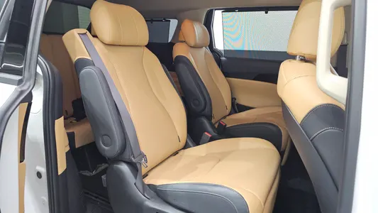 Kia Carnival 7 2023 31