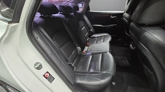 Kia K7 3.0 LPI () 2017 11