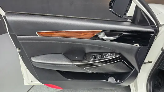 Kia K7 3.0 LPI () 2017 24
