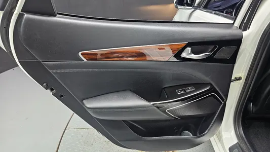 Kia K7 3.0 LPI () 2017 25