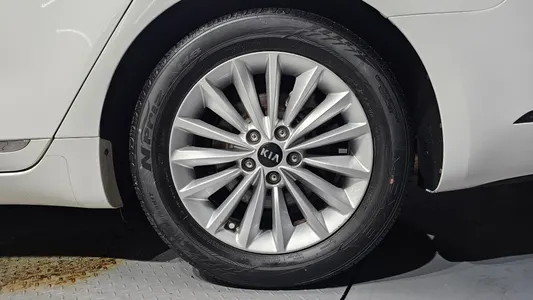 Kia K7 3.0 LPI () 2017 21