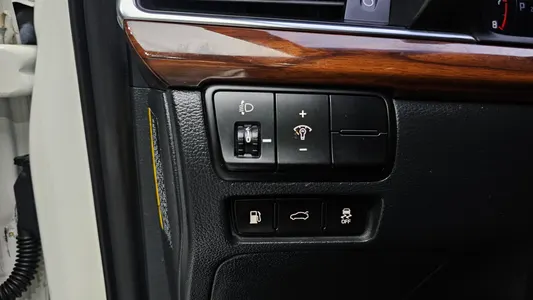 Kia K7 3.0 LPI () 2017 27