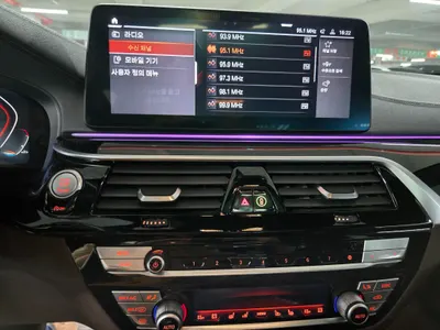 BMW 5 Series (G30) M550i xDrive 2021 12