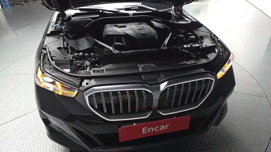 BMW 5 Series (G60) 530i xDrive M 2026 6
