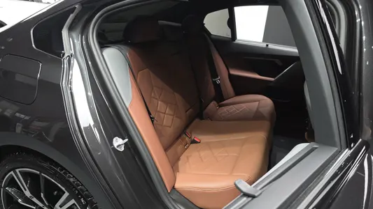 BMW 5 Series (G60) 530i xDrive M 2026 12