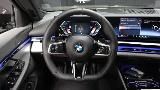 BMW 5 Series (G60) 530i xDrive M 2026 14