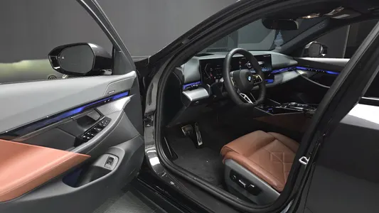 BMW 5 Series (G60) 530i xDrive M 2026 10
