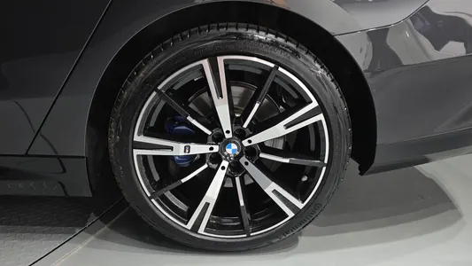 BMW 5 Series (G60) 530i xDrive M 2026 21