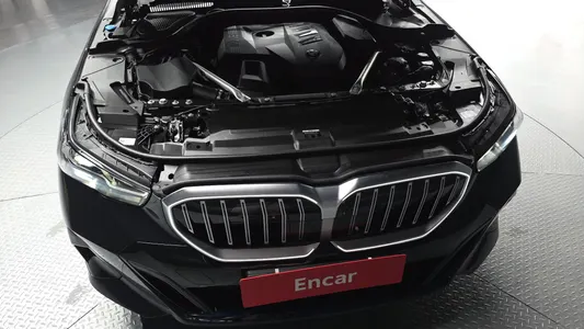 BMW 5 Series (G60) 530i xDrive M 2026 6