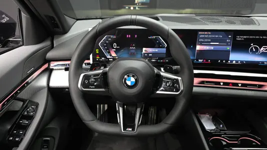 BMW 5 Series (G60) 530i xDrive M 2026 14