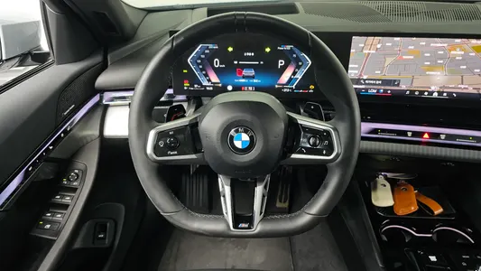 BMW 5 Series (G60) 520i 2024 12