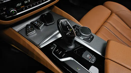 BMW 5 Series (G30) 520d M 2017 9
