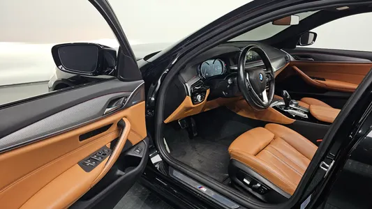 BMW 5 Series (G30) 520d M 2017 10