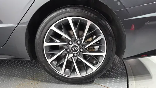 Hyundai (DN8) 1.6 2021 21