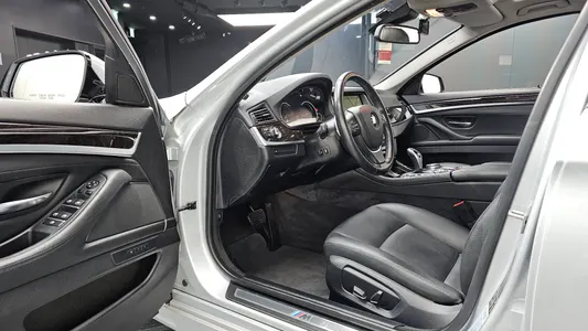 BMW 5 Series (F10) 528i xDrive M 2016 9