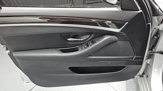 BMW 5 Series (F10) 528i xDrive M 2016 24