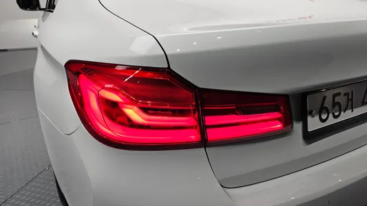 BMW 5 Series (G30) 520d M 2017 23