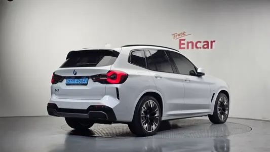 BMW iX3 M 2022
