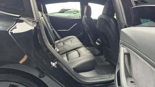 Tesla 3 AWD 2021 11