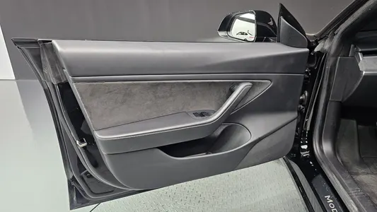 Tesla 3 AWD 2021 24