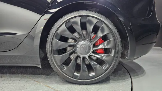 Tesla 3 AWD 2021 21