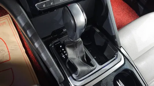 Renault Korea SM6 2.0 LPe RE () 2016 9