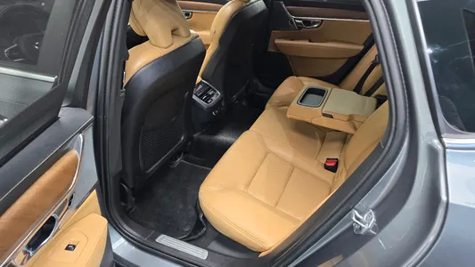 Volvo S90 D5 AWD 2019 12