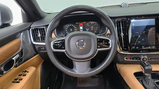 Volvo S90 D5 AWD 2019 13