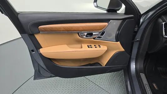 Volvo S90 D5 AWD 2019 24