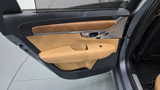 Volvo S90 D5 AWD 2019 25