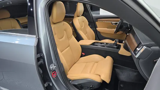 Volvo S90 D5 AWD 2019 26