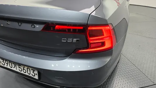 Volvo S90 D5 AWD 2019 23