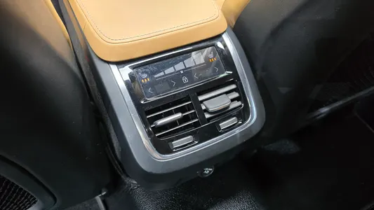 Volvo S90 D5 AWD 2019 29