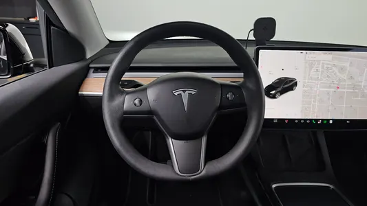 Tesla Y AWD 2021 12
