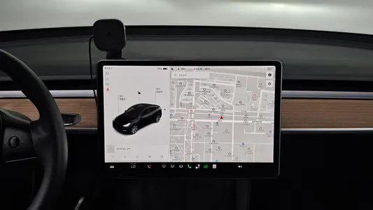 Tesla Y AWD 2021 13