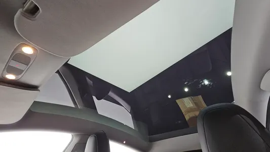 Tesla Y AWD 2021 18