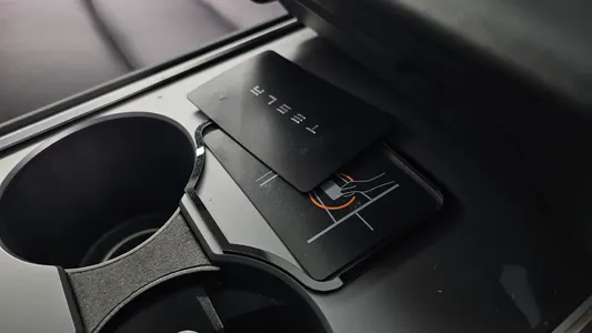Tesla Y AWD 2021 19