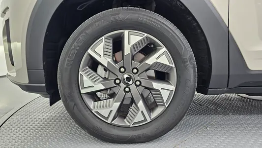 KG Mobility EVX E7 2024 5