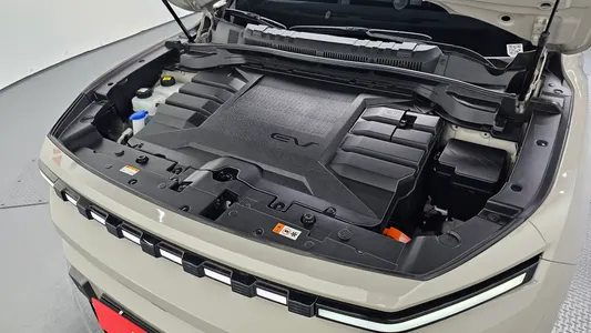 KG Mobility EVX E7 2024 6