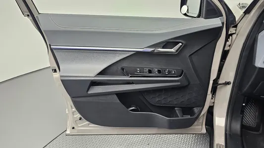KG Mobility EVX E7 2024 24