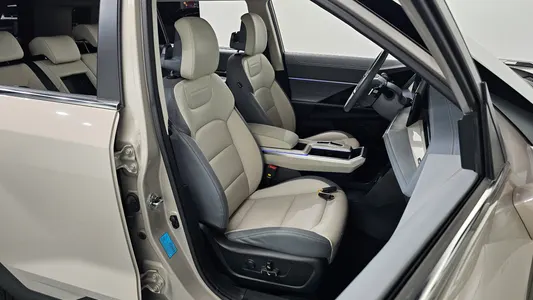 KG Mobility EVX E7 2024 26