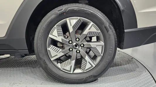 KG Mobility EVX E7 2024 21
