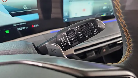 KG Mobility EVX E7 2024 27