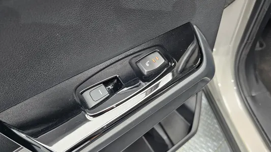 KG Mobility EVX E7 2024 30