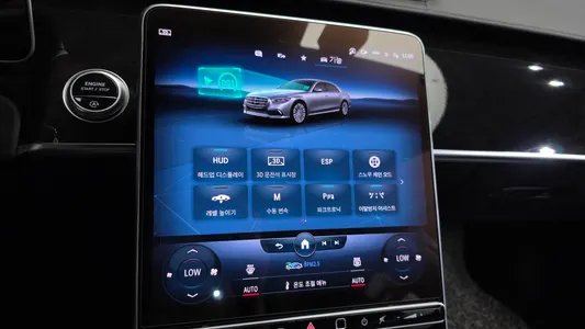 Mercedes-Benz S-Class W223 S580L 4MATIC 2022 35