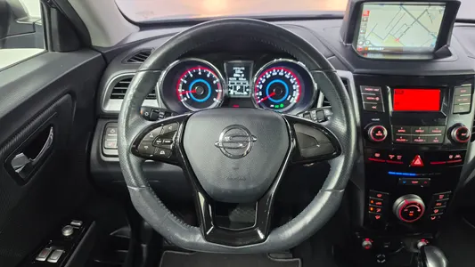 KG Mobility Tivoli VX 2WD 2016 12