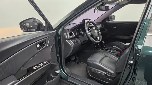 KG Mobility Tivoli VX 2WD 2016 10