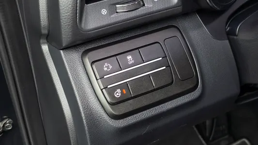 KG Mobility Tivoli VX 2WD 2016 19